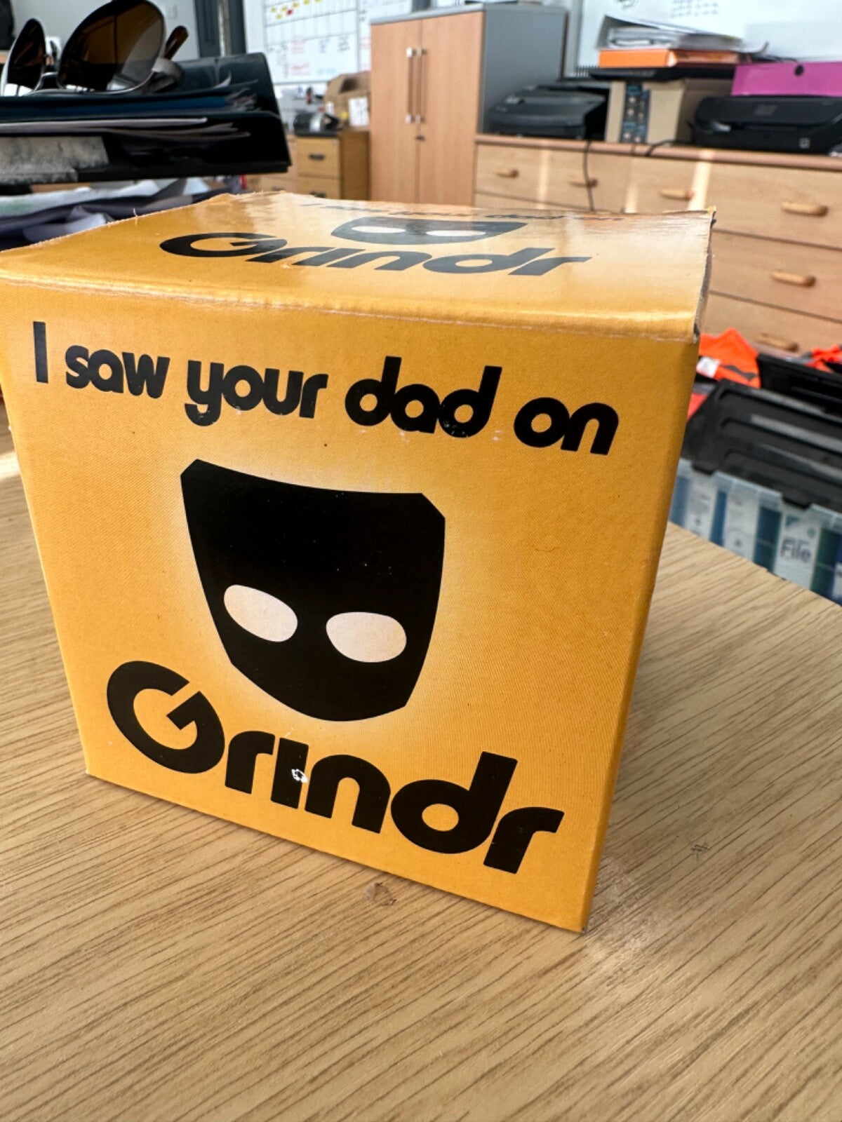 *GRINDR* I saw Your Dad On Grindr Funny joke  Secret Santa Mug New Boxed