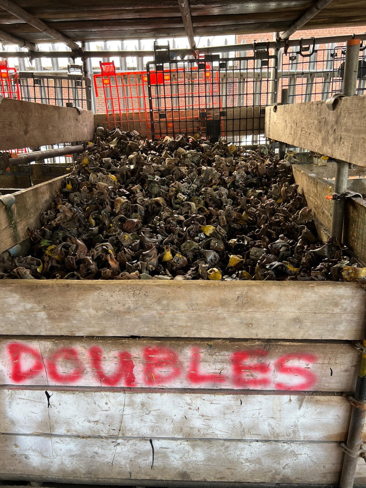 Used Scaffold Single Fittings - Doubles - Singles  Swivels  Base Plates  Sleeves