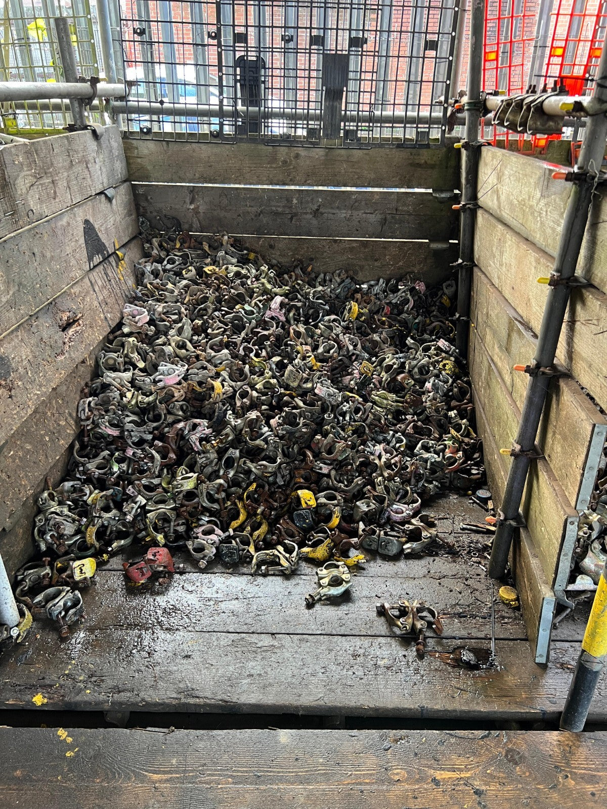 Used Scaffold Single Fittings - Doubles - Singles  Swivels  Base Plates  Sleeves