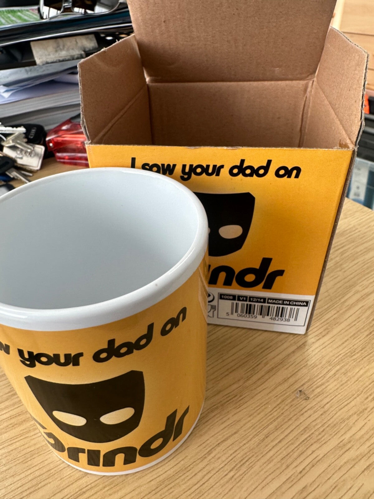 *GRINDR* I saw Your Dad On Grindr Funny joke  Secret Santa Mug New Boxed