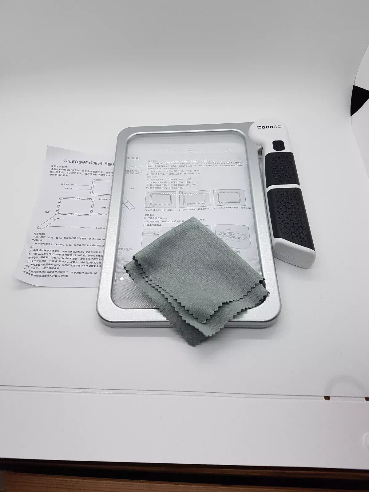 COONOO Magnifying Glass with Light for Close Work Reading 5X Folding